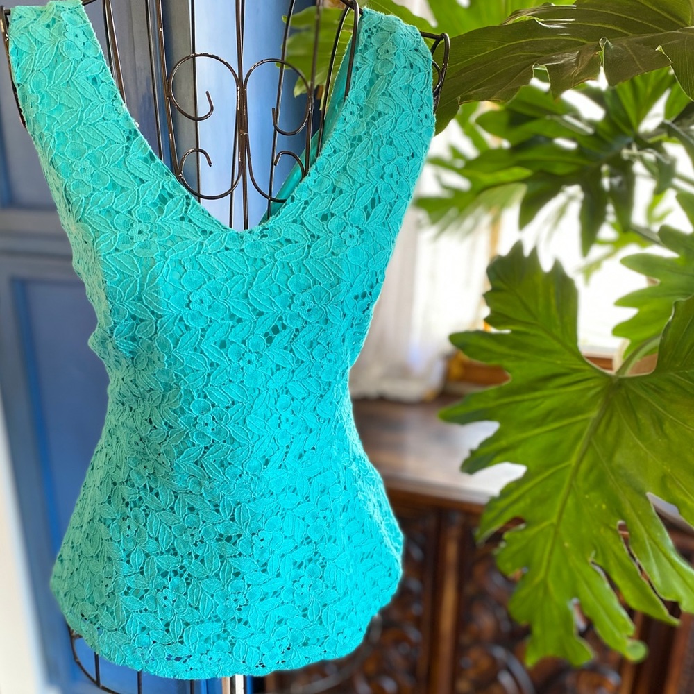 COPY - 🦚 Nicole Miller Teal Lace Peplum V Neck Blouse S